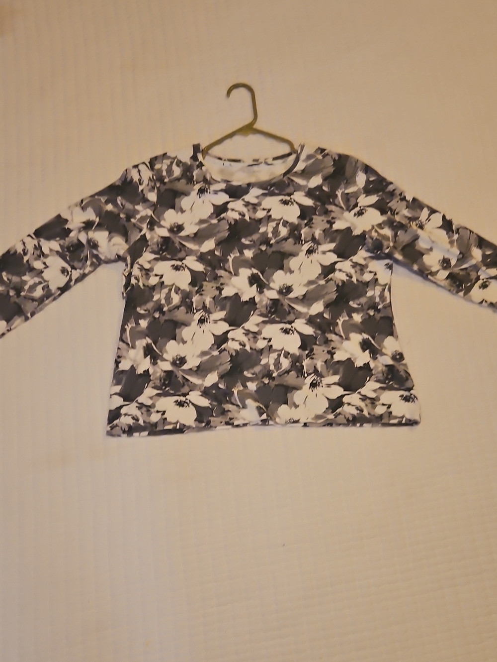 Studio Works Black & White Floral Long-Sleeve Top